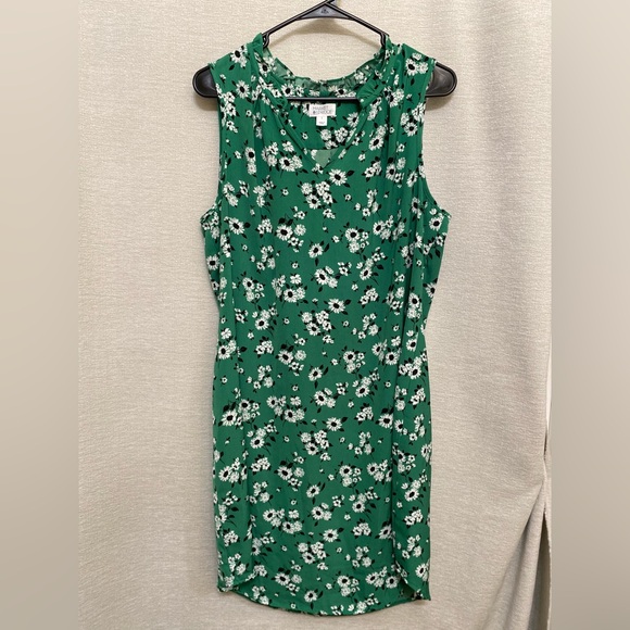Market & Spruce Dresses & Skirts - Market & Spruce Green Floral Midi Dress